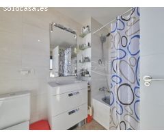 Bonito y moderno piso en venta con vistas al mar en playa Muchavista
