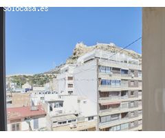 Exclusivo Ático en Venta con Vistas al Mar en Playa del Postiguet, Alicante