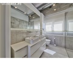 Exclusivo Ático en Venta con Vistas al Mar en Playa del Postiguet, Alicante