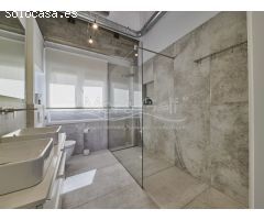 Exclusivo Ático en Venta con Vistas al Mar en Playa del Postiguet, Alicante