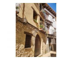 PRECIOSA CASA DE PUEBLO EN EL CORAZÓN DE RUBIELOS DE MORA
