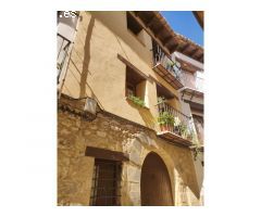 PRECIOSA CASA DE PUEBLO EN EL CORAZÓN DE RUBIELOS DE MORA
