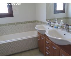 CHALET ADOSADO A ESTRENAR EN ZONA RESIDENCIAL DE RUBIELOS DE MORA