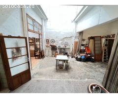 Casa chaflán, totalmente esquinera muy luminosa y con buena orientación con una