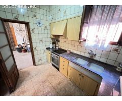 Casa chaflán, totalmente esquinera muy luminosa y con buena orientación con una