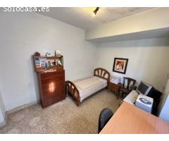Casa chaflán, totalmente esquinera muy luminosa y con buena orientación con una