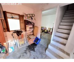 Casa chaflán, totalmente esquinera muy luminosa y con buena orientación con una