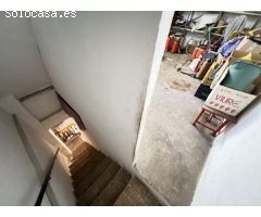 Casa chaflán, totalmente esquinera muy luminosa y con buena orientación con una