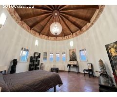 Excelente y exclusivo chalet seminuevo en la urbanización Santa Marina en la