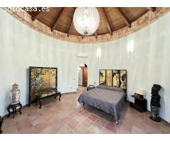 Excelente y exclusivo chalet seminuevo en la urbanización Santa Marina en la