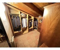 Excelente y exclusivo chalet seminuevo en la urbanización Santa Marina en la
