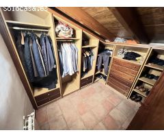 Excelente y exclusivo chalet seminuevo en la urbanización Santa Marina en la