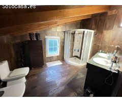 Excelente y exclusivo chalet seminuevo en la urbanización Santa Marina en la