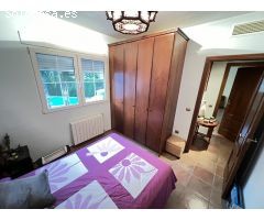 Excelente y exclusivo chalet seminuevo en la urbanización Santa Marina en la