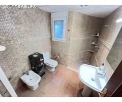 Excelente y exclusivo chalet seminuevo en la urbanización Santa Marina en la
