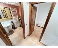 Excelente y exclusivo chalet seminuevo en la urbanización Santa Marina en la