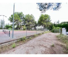 Excelente suelo urbano con uso deportivo actualmente que dispone de luz y agua