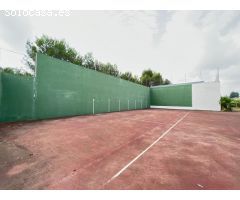 Excelente suelo urbano con uso deportivo actualmente que dispone de luz y agua
