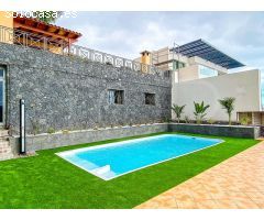 Maravillosa Villa Familiar con vistas panorámicas al mar en Roque Del Conde