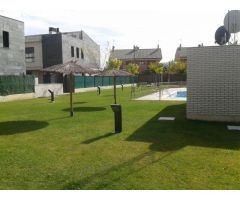 FANTÁSTICO CHALET EN ROSALES DEL CANAL