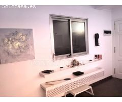 Apartamento renovado de 2 dormitorios y 2 baños con gran terraza privada y