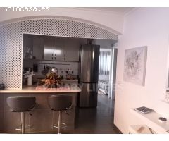 Apartamento renovado de 2 dormitorios y 2 baños con gran terraza privada y