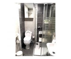 Apartamento renovado de 2 dormitorios y 2 baños con gran terraza privada y
