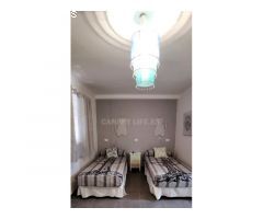 Apartamento renovado de 2 dormitorios y 2 baños con gran terraza privada y