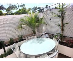 Apartamento renovado de 2 dormitorios y 2 baños con gran terraza privada y