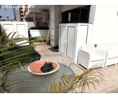 Apartamento renovado de 2 dormitorios y 2 baños con gran terraza privada y