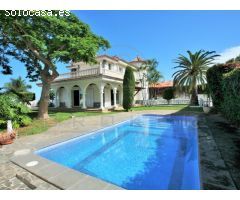 Gran chalet en tranquila zona residencial con vistas al Teide y al mar.