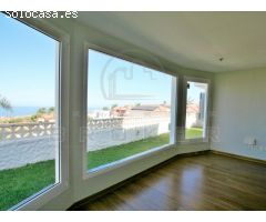 Gran chalet en tranquila zona residencial con vistas al Teide y al mar.