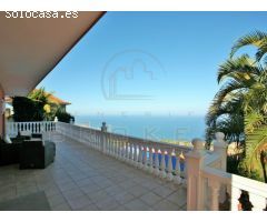 VENDIDO: Chalet con estudio independiente y vistas al mar.