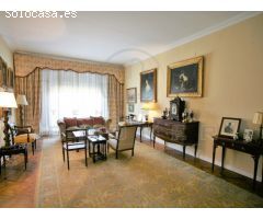 Gran villa señorial en zona tranquila y bien comunicada.