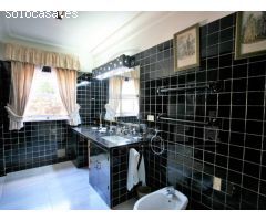 Gran villa señorial en zona tranquila y bien comunicada.