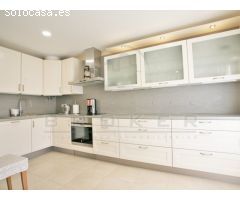 Magnífico piso de reciente construcción en última planta.