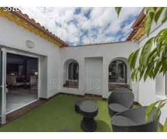 VENDIDO: Chalet renovado con piscina en zona muy buscada.