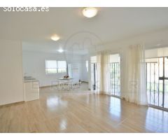 VENDIDO: Luminoso chalet totalmente renovado en el corazón de La Paz con garaje