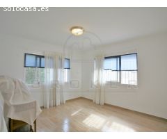 VENDIDO: Luminoso chalet totalmente renovado en el corazón de La Paz con garaje