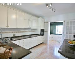 VENDIDO: Amplio chalet pareado con piscina y preciosas vistas