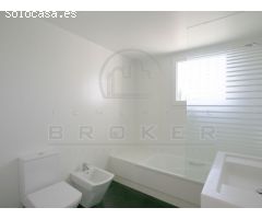VENDIDO: Impresionante villa arquitectónica con piscina.