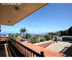 Magnífico chalet sobre solar de aprox. 2.500 m2 con inmejorables vistas al mar,