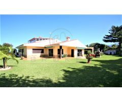 Magnífico chalet sobre solar de aprox. 2.500 m2 con inmejorables vistas al mar,