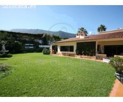 Magnífico chalet sobre solar de aprox. 2.500 m2 con inmejorables vistas al mar,
