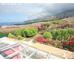 Vivienda dúplex con amplio garaje y excelentes vistas al mar, costa y montaña