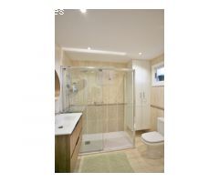 Ático dúplex con terrazas con excelentes vistas, garaje y piscina climatizada!