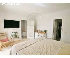 Ático dúplex con terrazas con excelentes vistas, garaje y piscina climatizada!