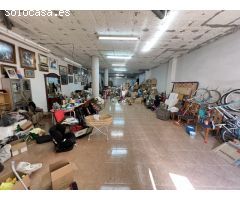 Magnífico local que da a dos calles con una excelente ubicación en Alberic, que