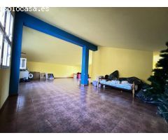 EXCELENTE CHALET EN LA URBANIZACIÓN EL RESPIRALL CON UNAS INCREÍBLES
