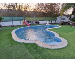 ¡OPORTUNIDAD! CHALET AMPLIO Y LISTO PARA ENTRAR A VIVIR, CON PISCINA Y ENTORNO